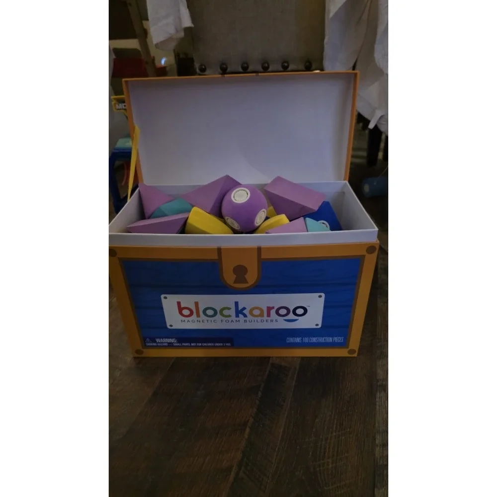 Blockaroo Magnetic Foam Building Blocks 100 Piece Set w/ Storage Chest MSRP$140